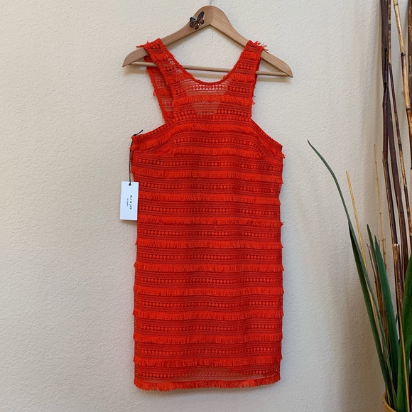 Ali & Jay Lulu’s Red Orange Fringe Lace Dress NWT - Picture 3 of 8
